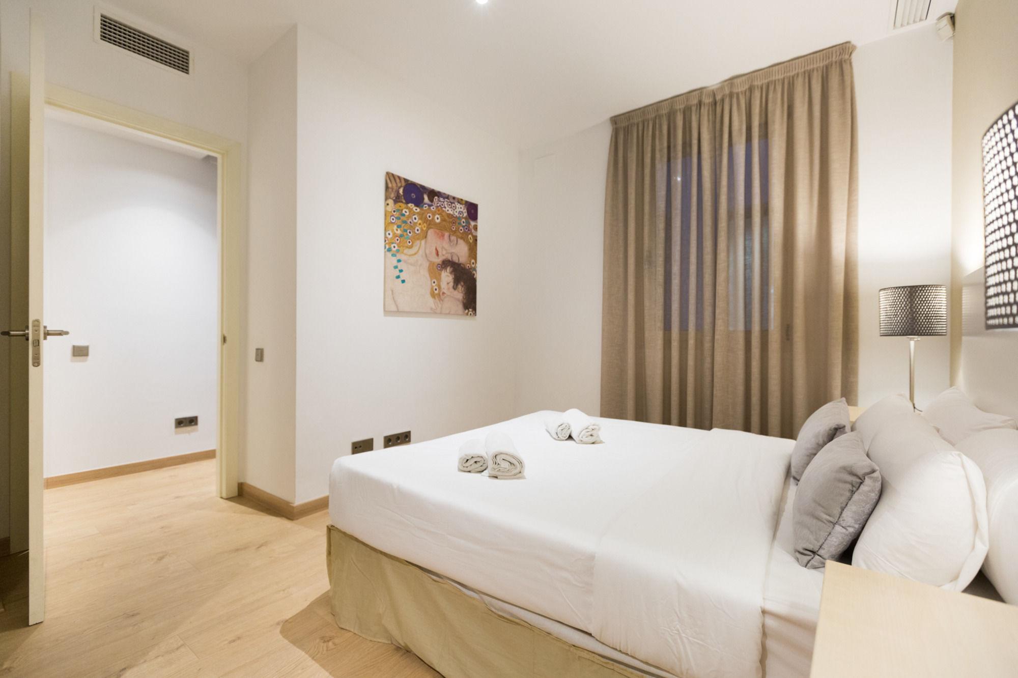 No 335 The Streets Apartment Barcelona